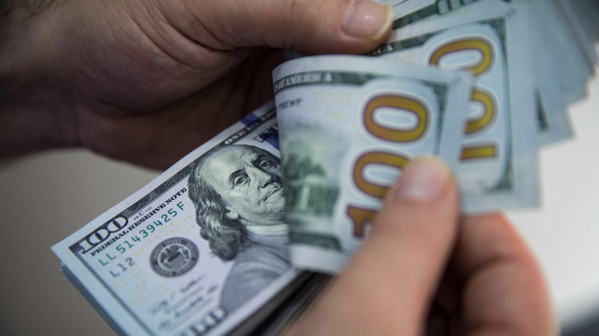 US Dollar Surges as Fed Rules Out Immediate Rate Cuts