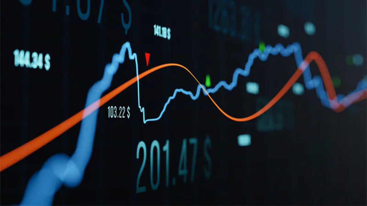 “Buy the Dip” or Stay Away? Analysts Split on Asian Market Plunge
