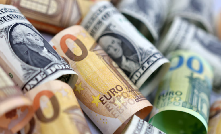 Euro Plummets to 11-Month Low as Trade War Fears Grip Currency Markets