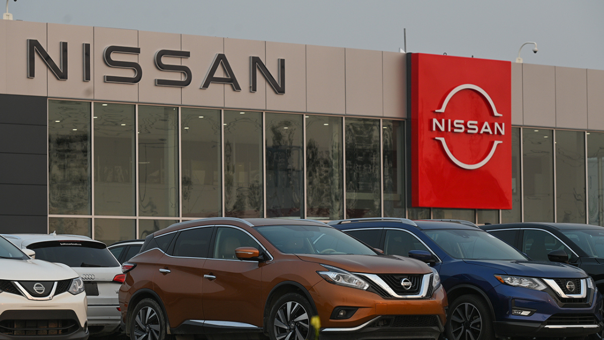 Nissan Shares Drop 4% as Infiniti Order Freeze Sparks Analyst Downgrades