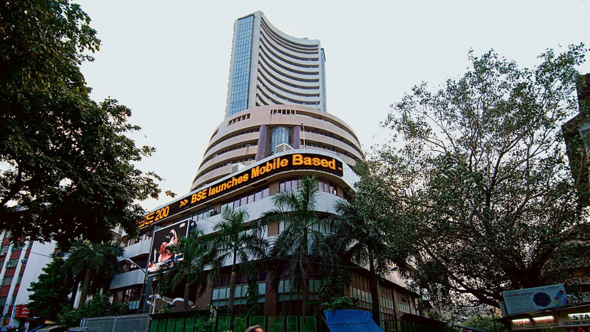 Global Investors Dump Indian Assets: FPIs Pull $1.5B as Drone Strike Fuels Risk-Off Sentiment