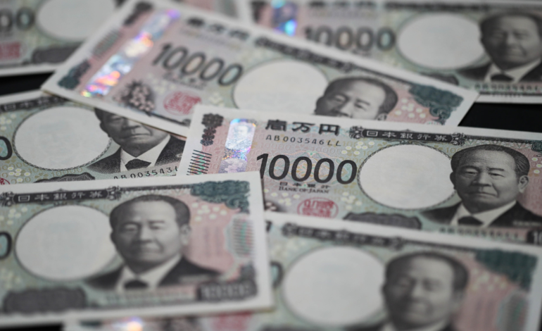 Yen at 160: How Japan’s Weak Currency Fueled a Record Market Rally Amid Policy Shifts