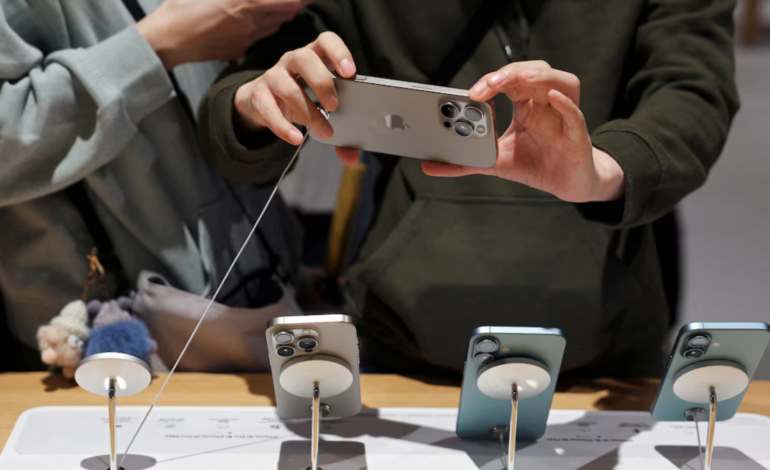 Apple Raises iPhone Trade-In Values in China to Counter Domestic Brand Ascendancy